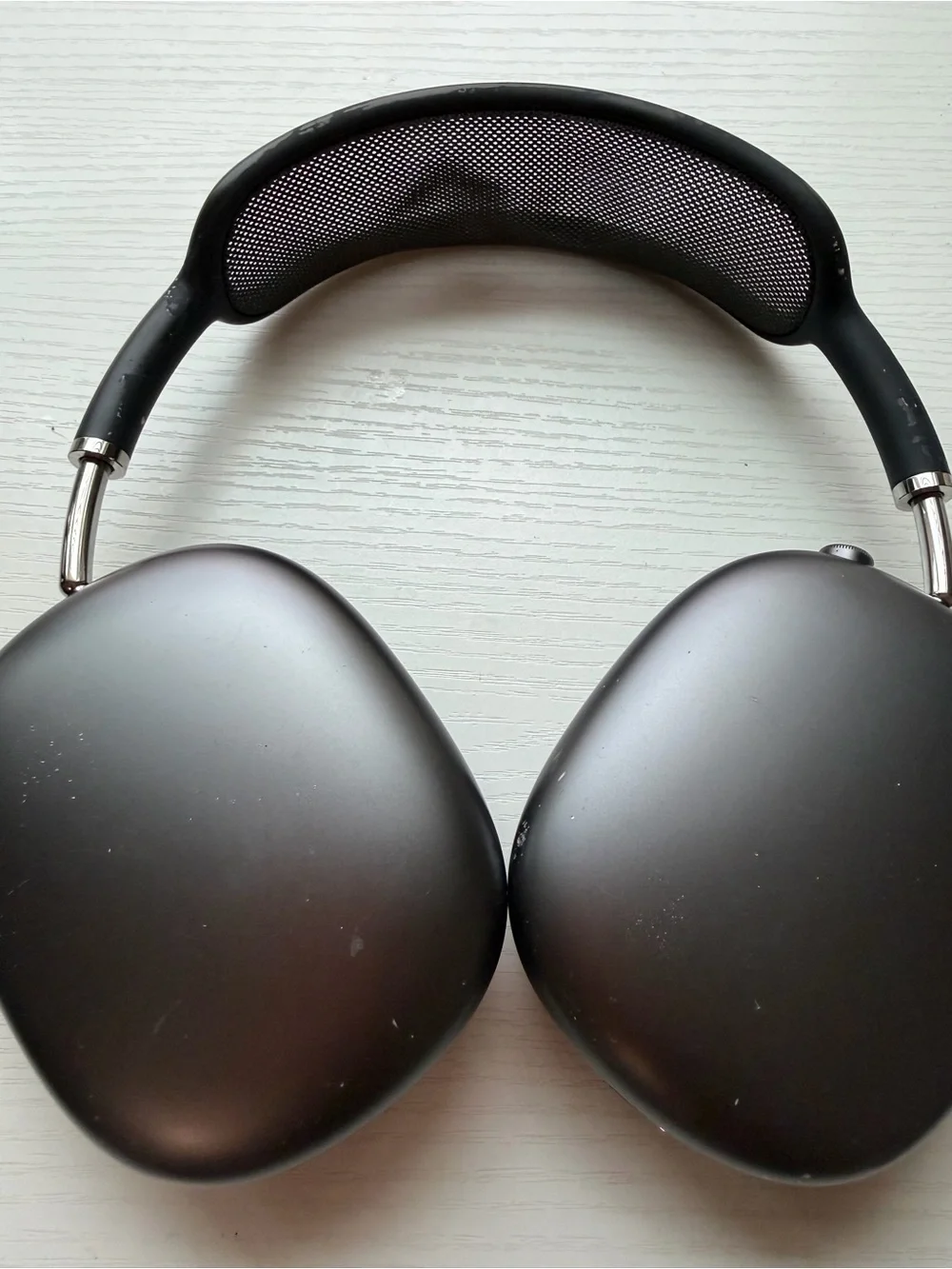 Apple Over-Ear Wireless Headphones - Gray Metallic